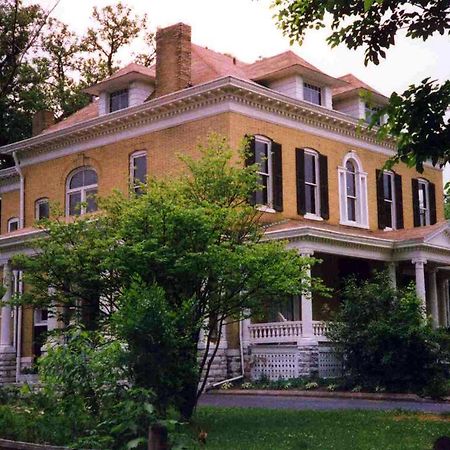 Beall Mansion An Elegant Bed & Breakfast Inn 앨톤 레스토랑 사진