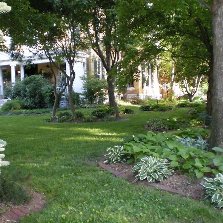 Beall Mansion An Elegant Bed & Breakfast Inn 앨톤 외부 사진