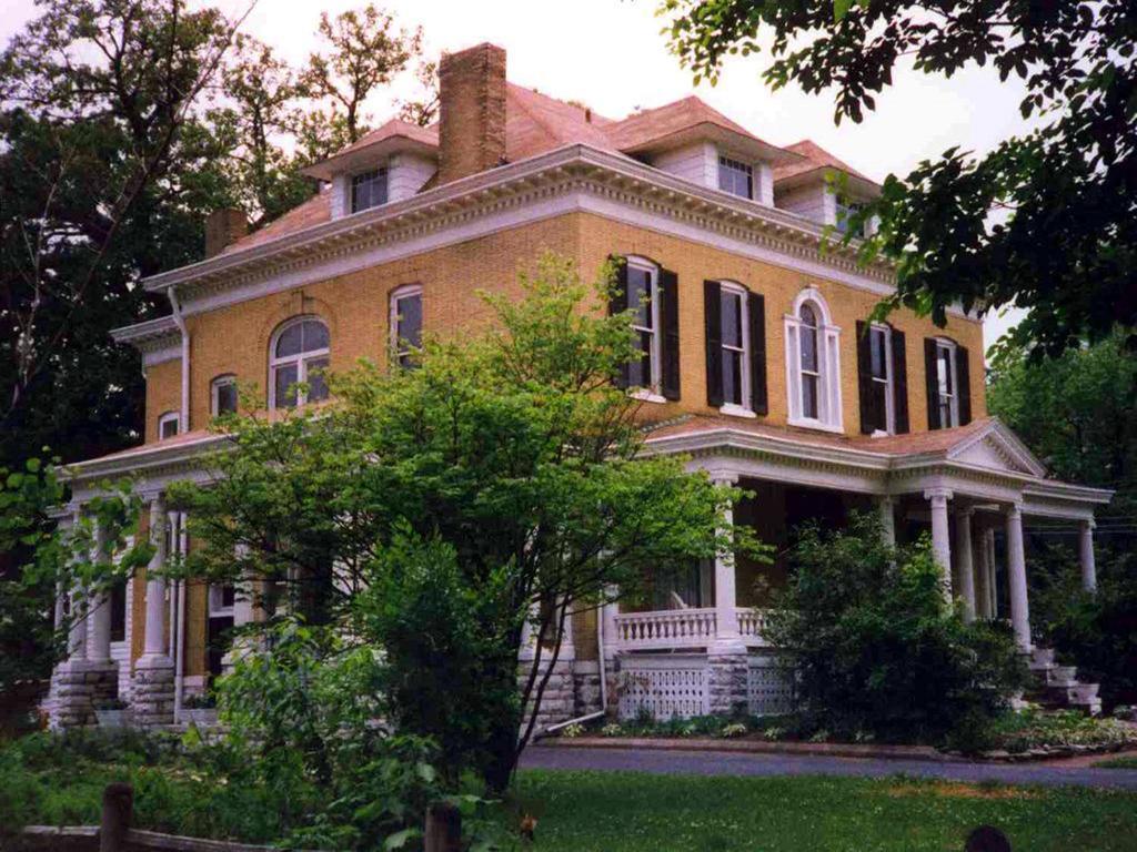 Beall Mansion An Elegant Bed & Breakfast Inn 앨톤 레스토랑 사진