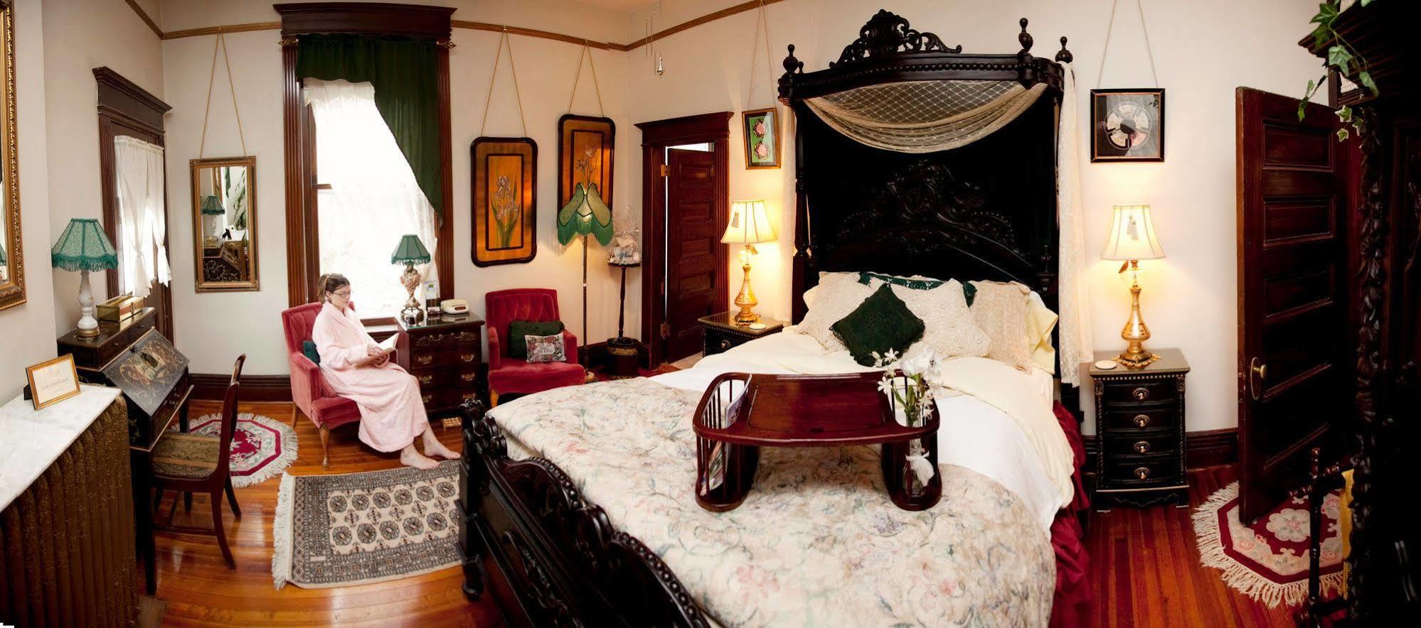 Beall Mansion An Elegant Bed & Breakfast Inn 앨톤 외부 사진