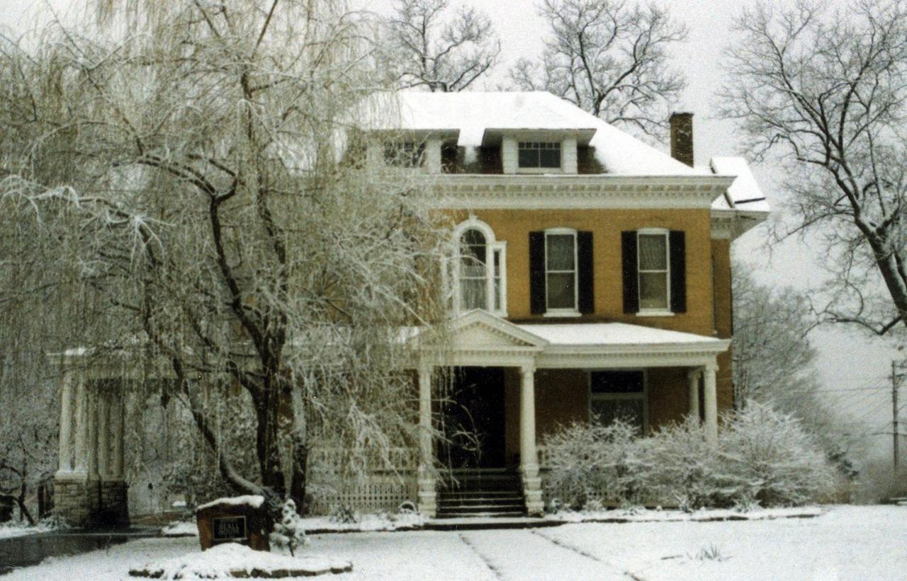 Beall Mansion An Elegant Bed & Breakfast Inn 앨톤 외부 사진